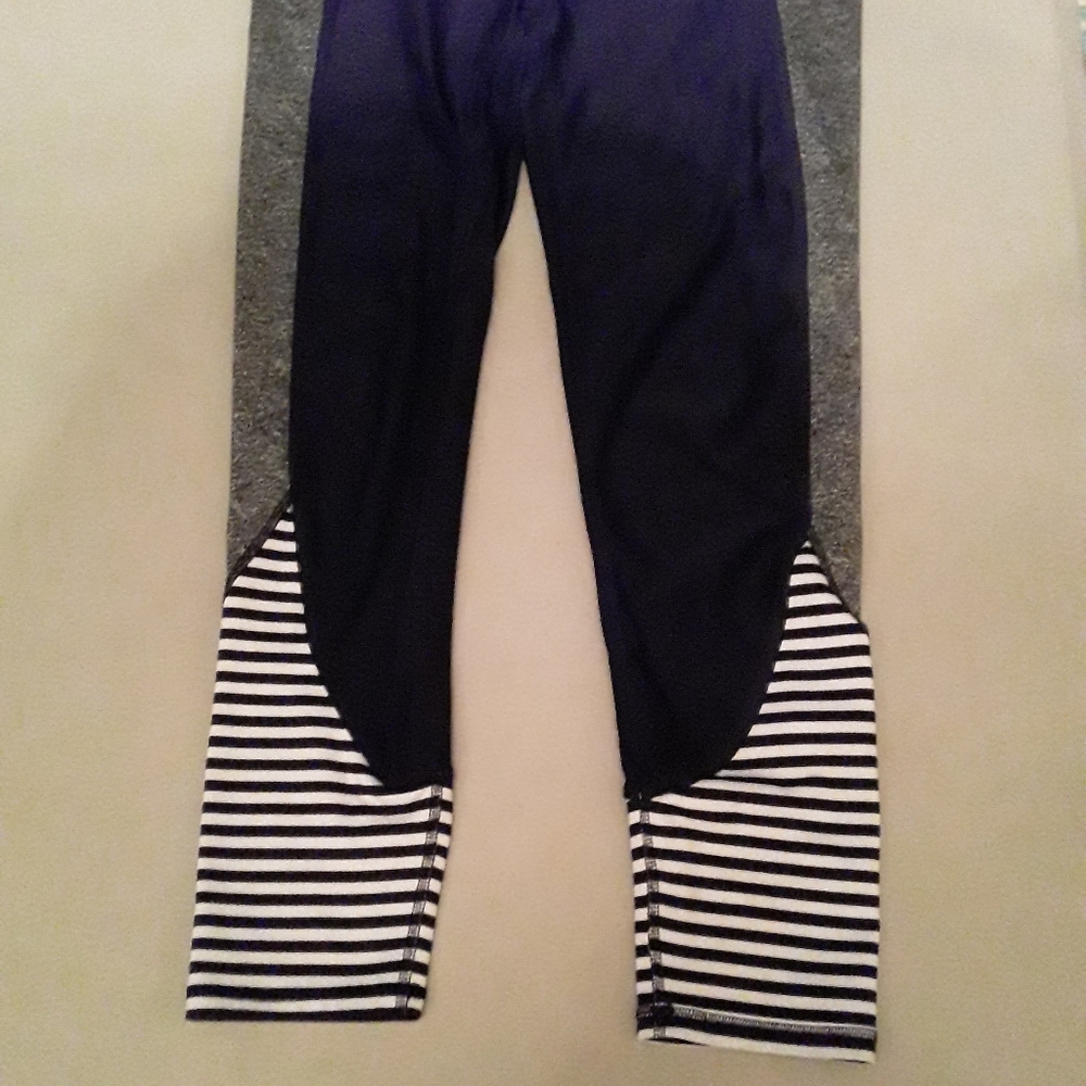 🔥Inspired hearts pattened athlete leggings - Picture 4 of 5